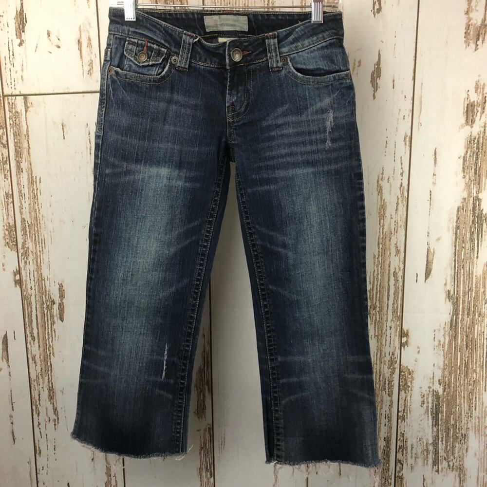 Maurices Cutoff Capris, Size 1/2. In excellent condition!